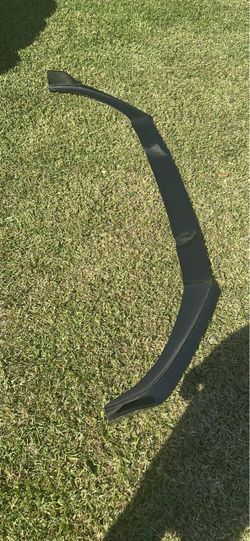 Carbon fiber lip