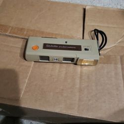 Vintage Kodak Stylelite 110 pocket camera with Flash
