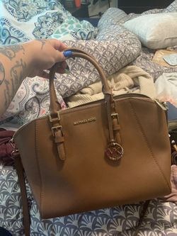 Authentic Michael Kors purse!!!