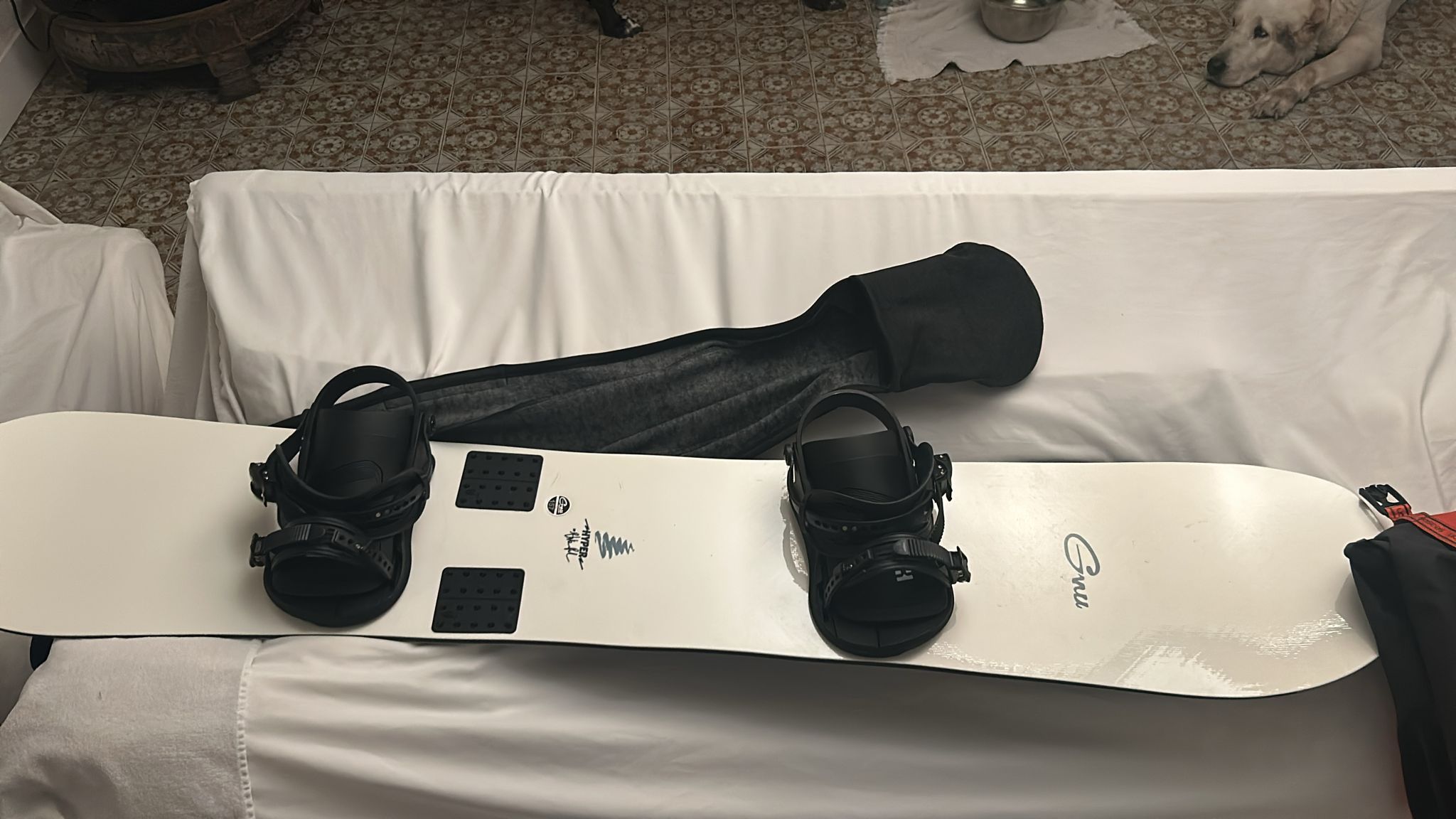 グヌー Gnu HYPER 157 GNU *DEMO* 2024 Hyper Snowboard - 157 - Directive Boardshop