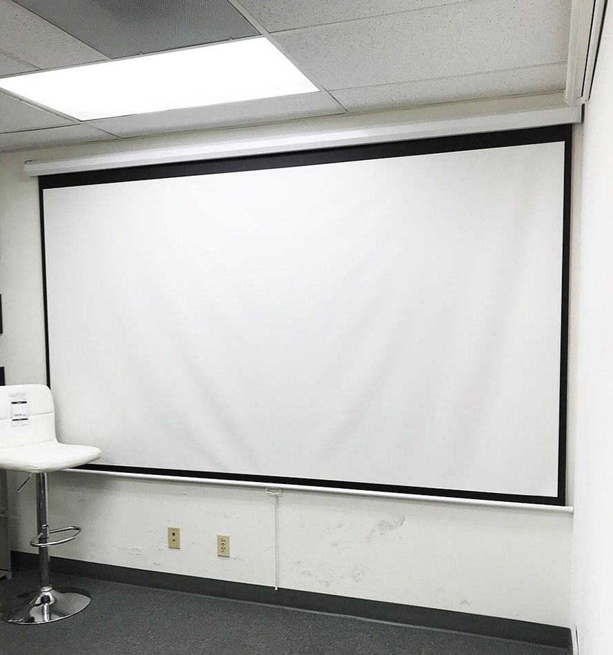 Brand New $75 Manual Pull Down 120” Projector Screen 16:9 Ratio Projection Home Theater Movie