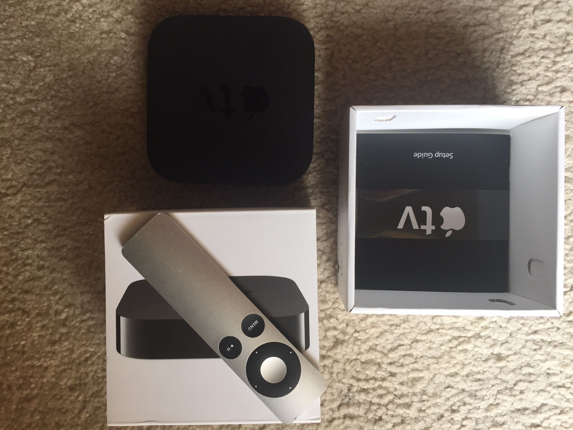Apple TV, 1080p with box and remote