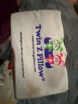 Twin Z pillow