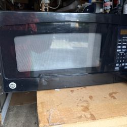 GE Microwave Countertop Oven 2.0 Cu.Ft. 1200 Watt.