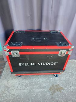 Flight case/road case w/casters (2 available)