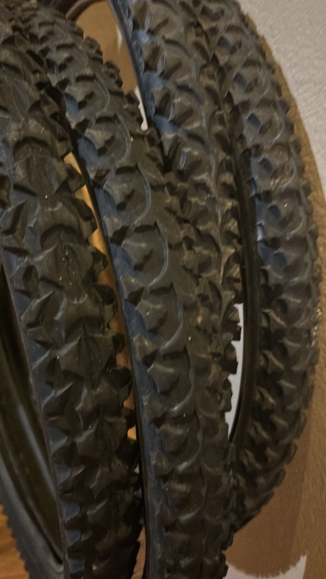 24” TIRES MORE BIKE PARTS 26” MTB priced per pair used