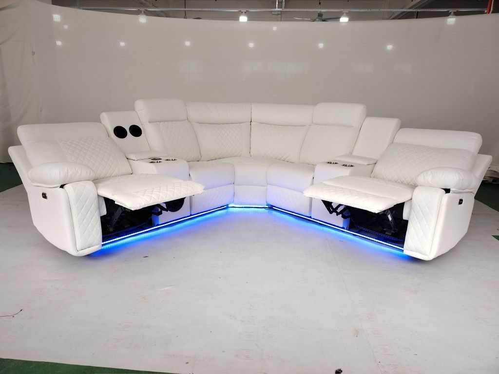 SECTIONAL RECLINERS  ( BLUETOOTH SPEKERS AND LED LIGTHS)