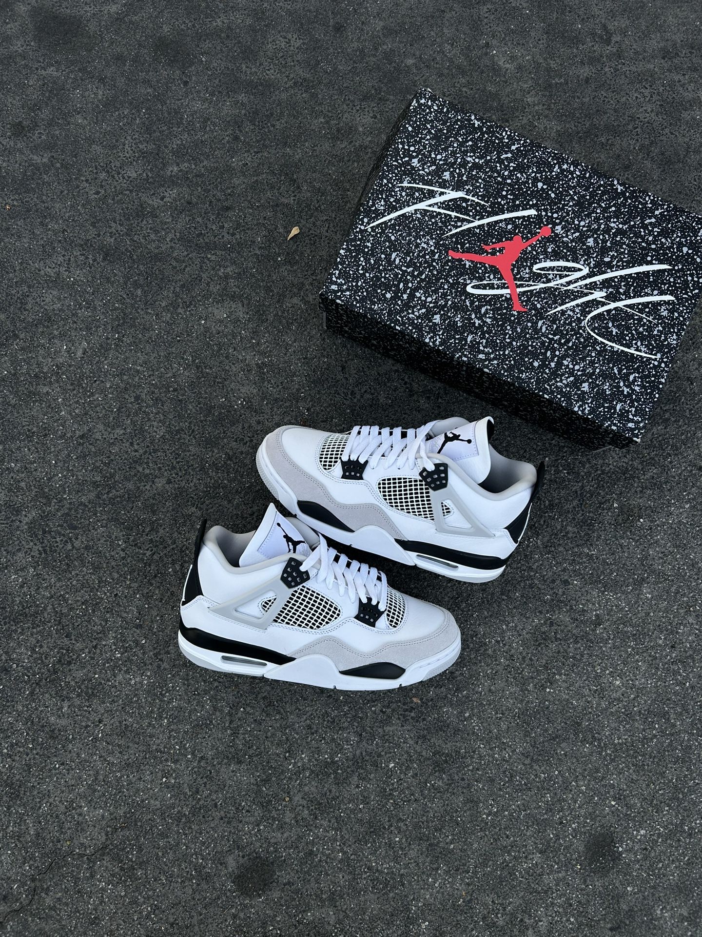 Jordan 4 Military Black Size 8.5M