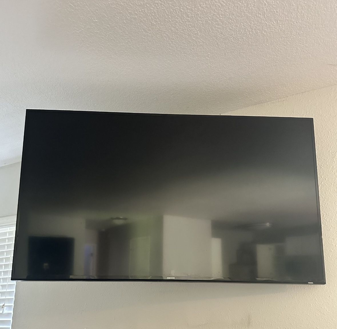 Samsung TV with Stand & Mount