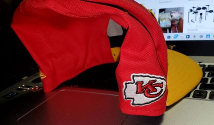 SB LVII KC CHIEFS SNAPBACK CAP HAT TRUCKERS NEW for Sale in