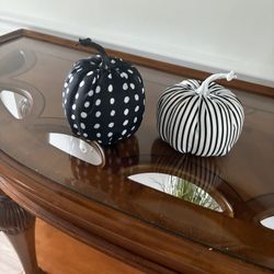 Decorative fabric pumpkins