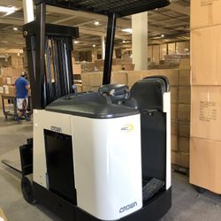 Crown Forklift  Electric 