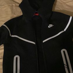 Brand New Black Nike Tech Fleese Still Has Hags Size Small 