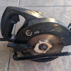 Black & Decker 5 1/2'' Compact Circular Saw No. 7300 Type 3 120V. Tested.  for Sale in Boca Raton, FL - OfferUp