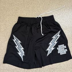 Eric Emmanuel Size M