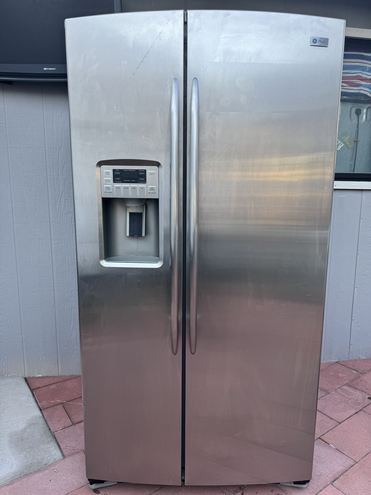 GE Refrigerator
