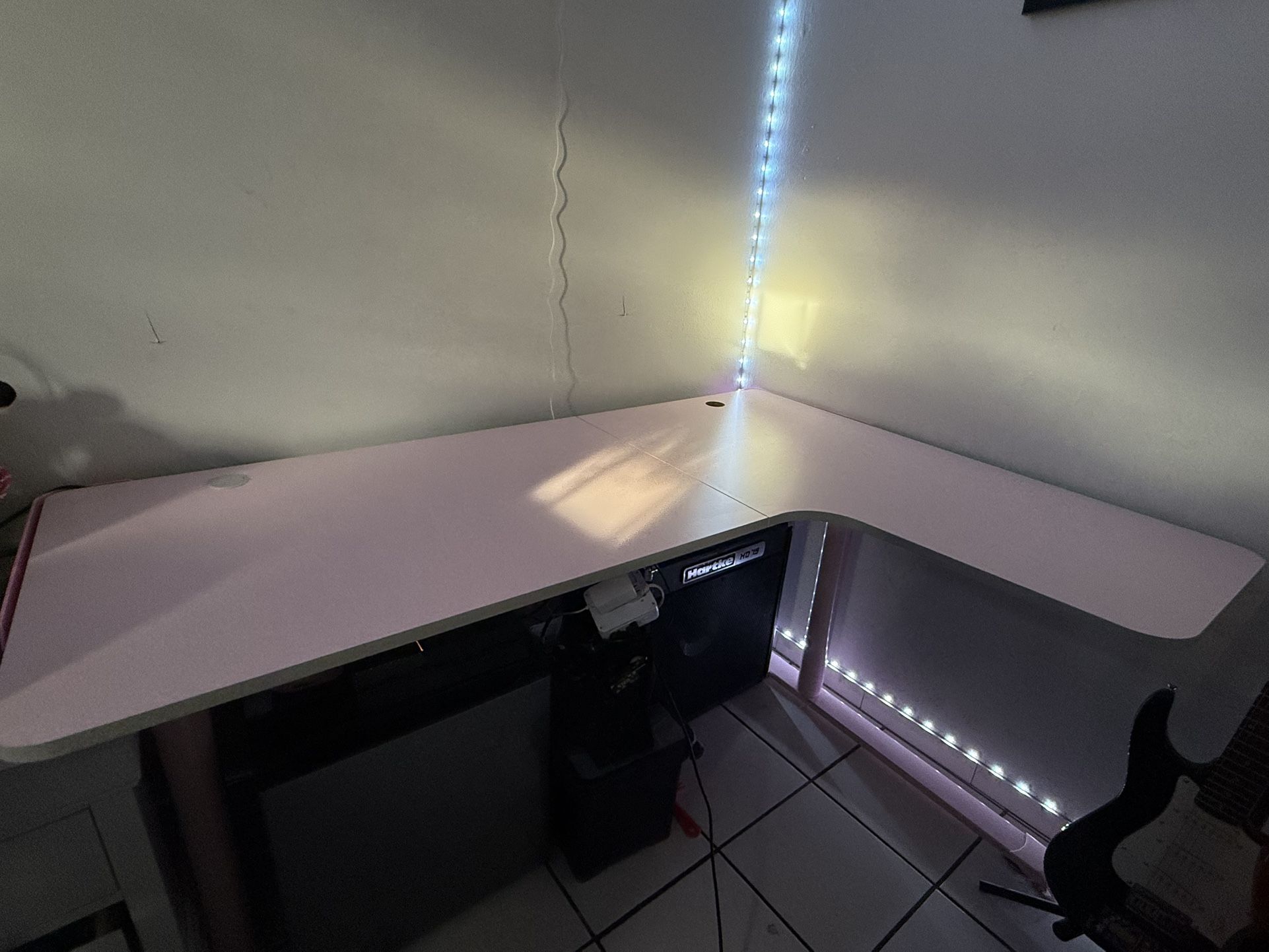 Pink L-Shaped Desk (Right Side) NEED GONE ASAP!!