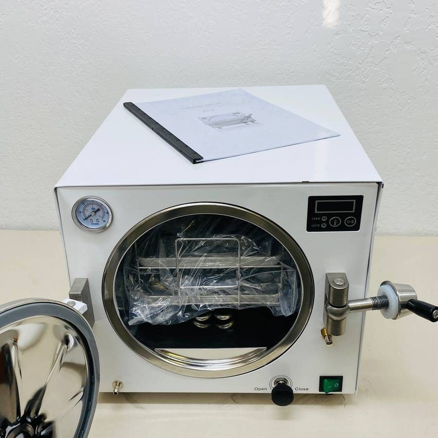 NEW 18L Lab Autoclave Steam Sterilizer ST-18-E Cleaning Equipment - See Photos