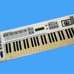 M-Audio VENOM Y2K Analog Modeling Synthesizer