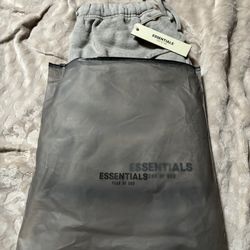 Essentials Shorts 