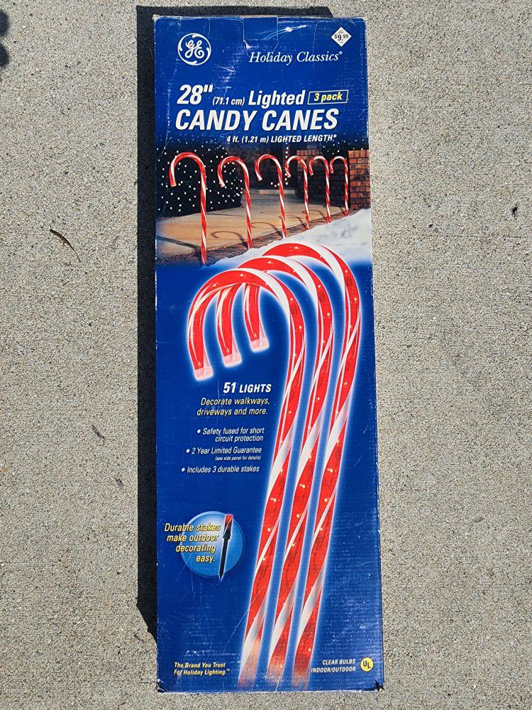 LIGHTED CANDY 🍬 CANE 3- PIECE SET