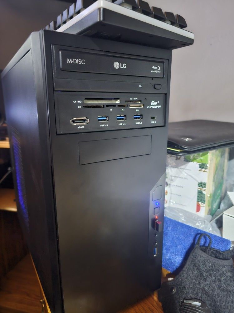 Gaming/Editing PC W/ Keyboard And Elgato Game Capture Card