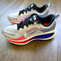NEW Nike Vomero 18 Men 8 Women 9.5 IR2983-094