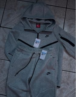 Nike Tech Set Size Medium Both $170