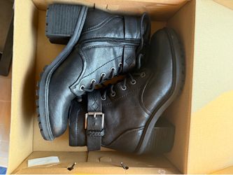 Black boots