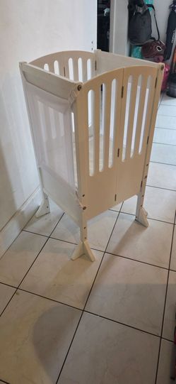 white Guidecraft Kitchen Helper Toddler Tower