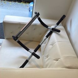 Pull Up Bar