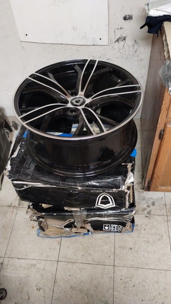 20 Inch Rims Brand New Capri