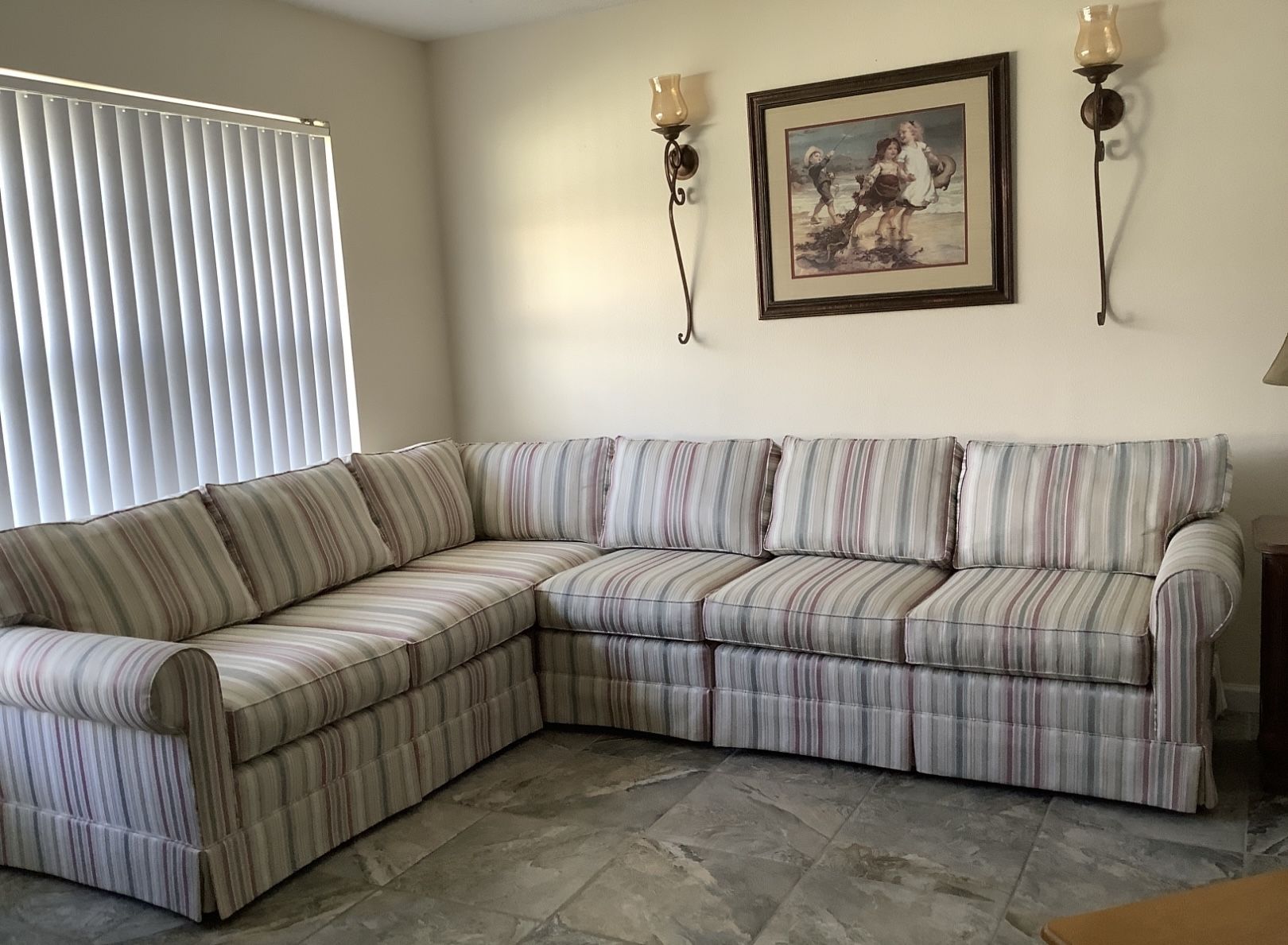 Sectional Sofa•Great Condition•Please see all pics & read description