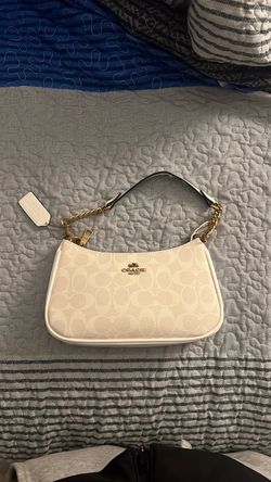 White Coach Bag with Handle