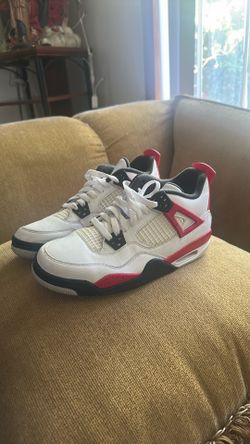 Air Jordan 4’s Red cement Size 7