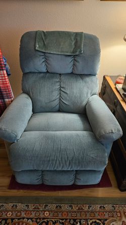 Recliner, gentle green