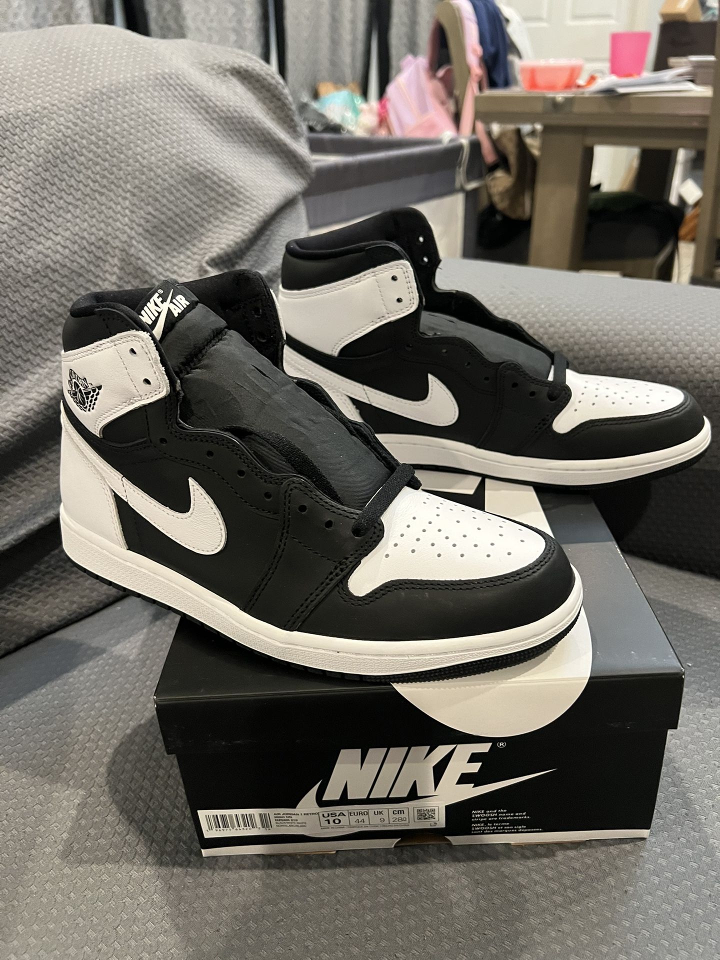 New in Box Air Jordan 1 Retro High OG Black/white