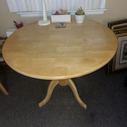 Round Wooden Table With Foldable Edges