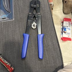 Ratcheting Wire Crimper