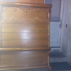 Stunning Victorian  (6) Piece Bedroom Set