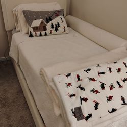 Twin bed Boule Fabric w/mattresses