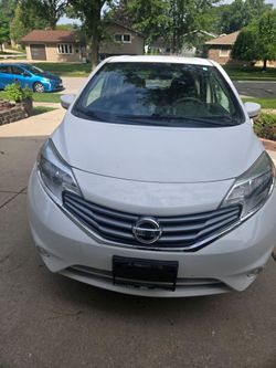 Nissan versa white