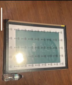 LaVie Home 20x30 Inch Black Photo/Poster Frame — Displays 18x24 Inch Photos with Mat or 20x30 Inches Without Mat — Sturdy, Durable Frame with Polished