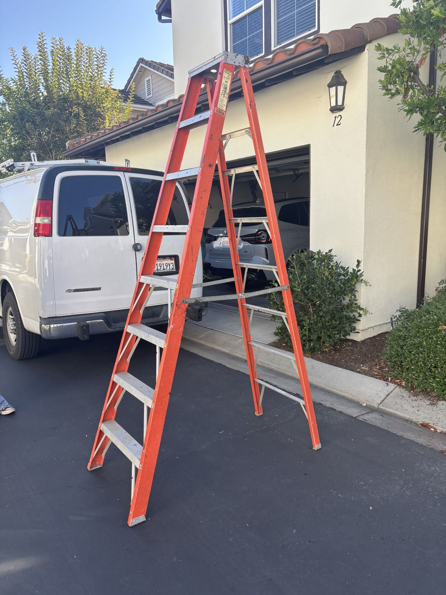 8 Ft Fiberglass Ladder 
