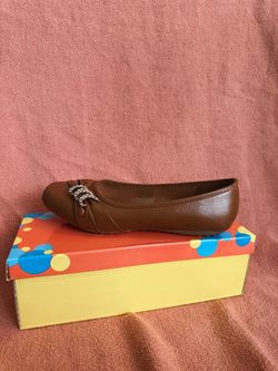 Brown ballet flat