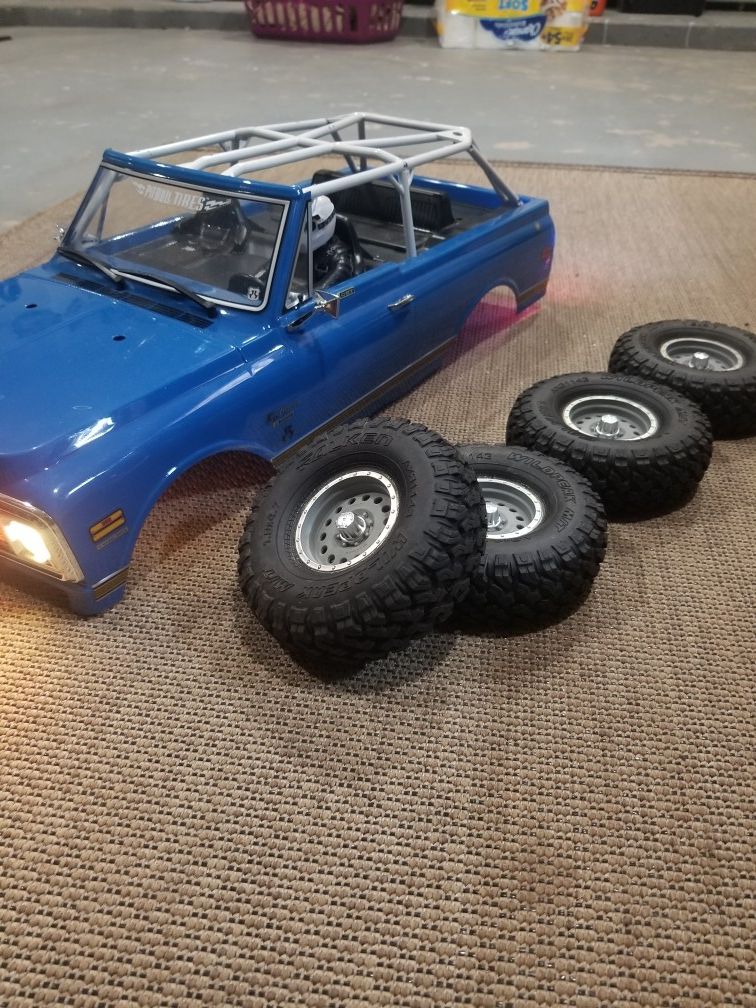 New SCX10 Blazer body and wheels