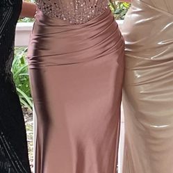 Beautiful gown- PROM DRESS/formal