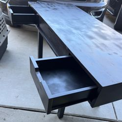 Table Or Desk Wiht Drawers