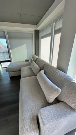 Large Beige Modular Sectional Sofa w/ Chaise – Excellent Condition