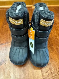 Cat and jack snow boots size 11